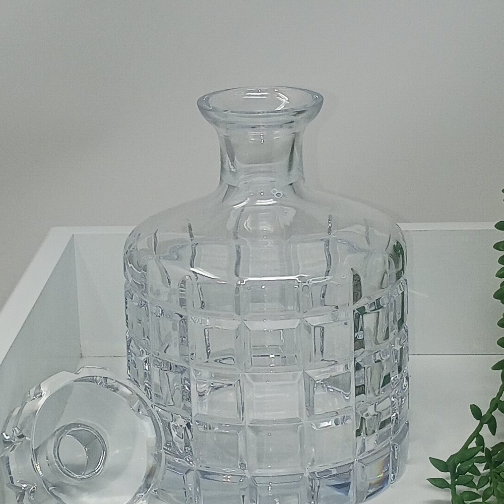 Elegant Clear Glass Decanter